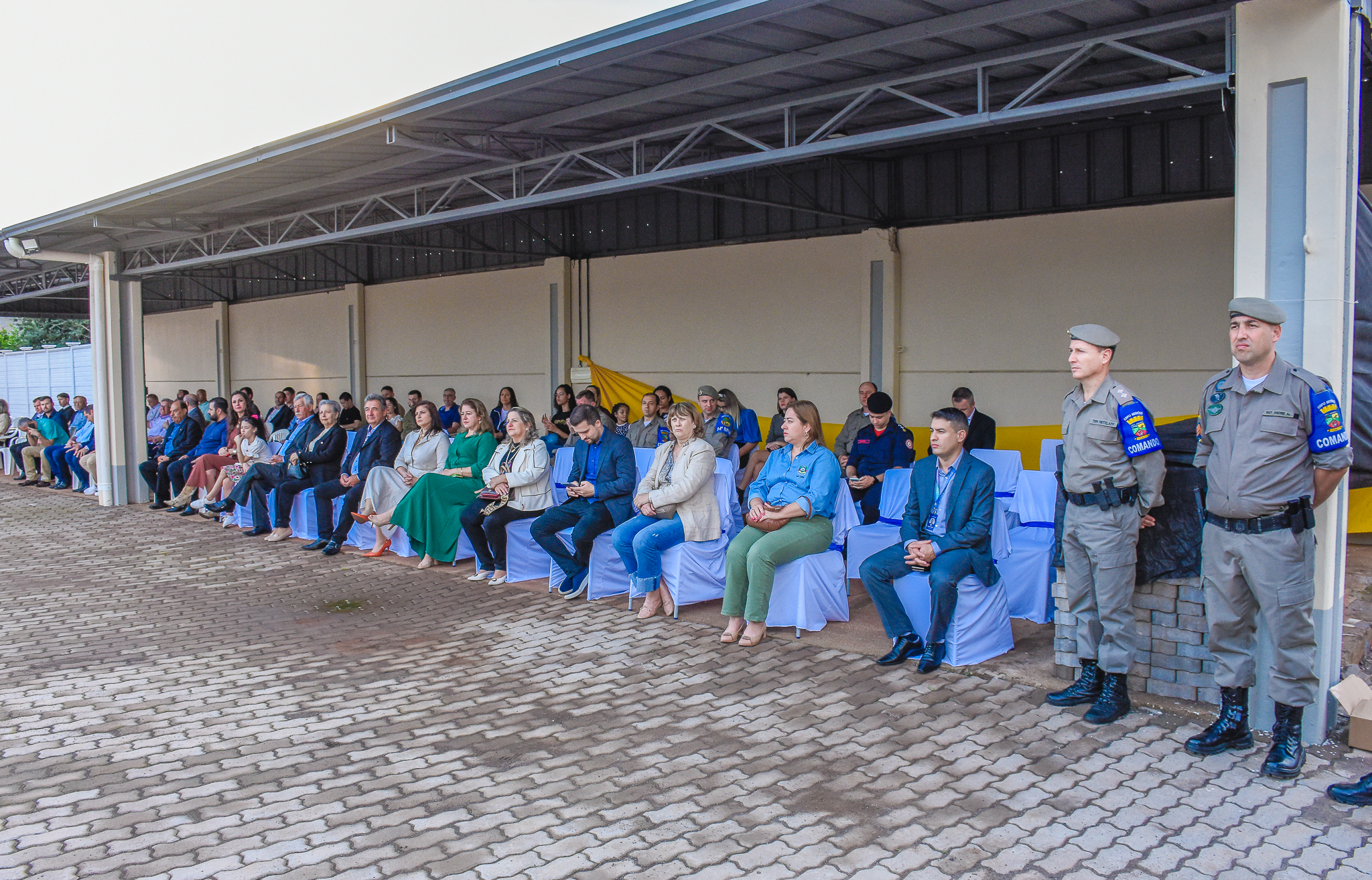 Presidente do Legislativo  Carlos Gonçalves prestigiou a solenidade de troca de comando do 7º RPMon