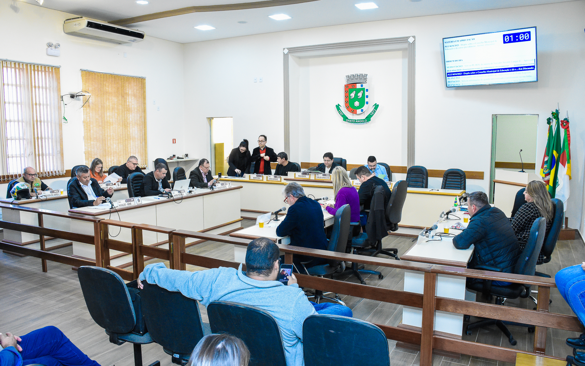 Moções e requerimentos também estiveram em pauta na última segunda-feira