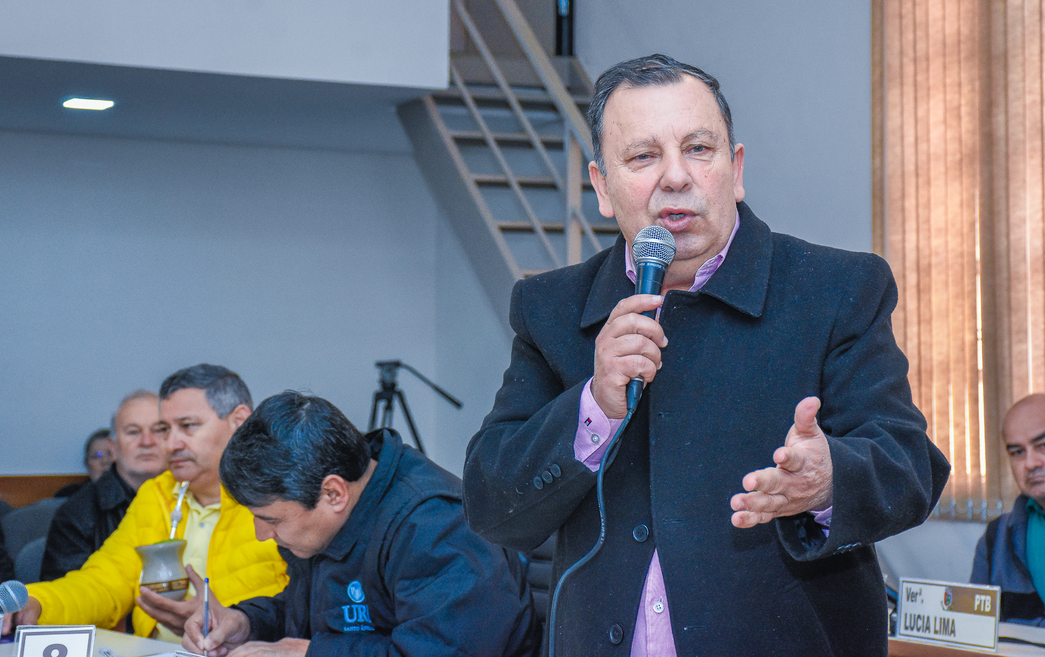 Legislativo realiza audiência pública com a CORSAN para tratar sobre a recuperação do asfalto na Rua Ernesto Dornelles 