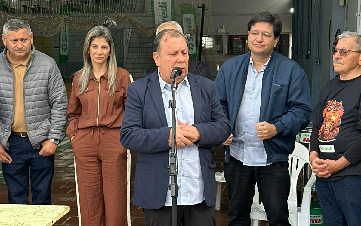 Presidente destaca força da comunidade na abertura oficial da Mateada do Bairro Pippi