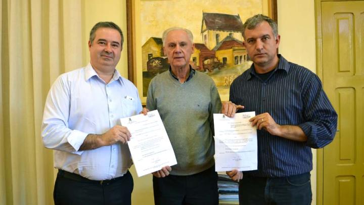 Sancionado dois Projetos de Lei apresentados pelo Legislativo de Santo &Acirc;ngelo