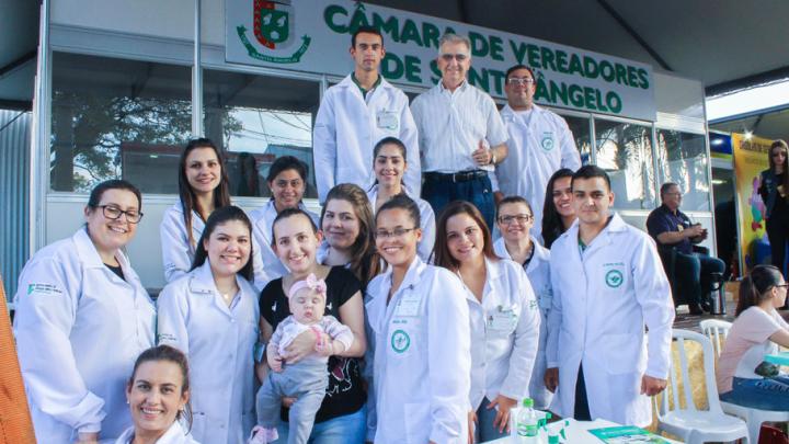 Instituto federal Farroupilha realiza a&ccedil;&otilde;es no estande da C&acirc;mara de vereadores de Santo &Acirc;ngelo durante a 18&deg; Fenamilho