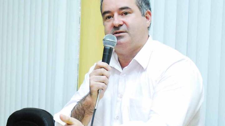 Sancionado projeto que torna Canto dos Livres, de Cenair Maic&aacute;, can&ccedil;&atilde;o oficial do munic&iacute;pio
