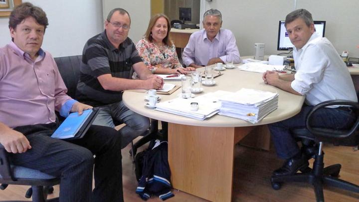 Vereador Corazza discute projetos com Secret&aacute;rios Estaduais de Administra&ccedil;&atilde;o e Planejamento