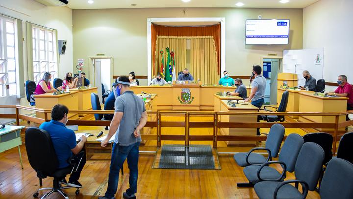 Sess&atilde;o Ordin&aacute;ria desta &uacute;ltima segunda-feira, 14
