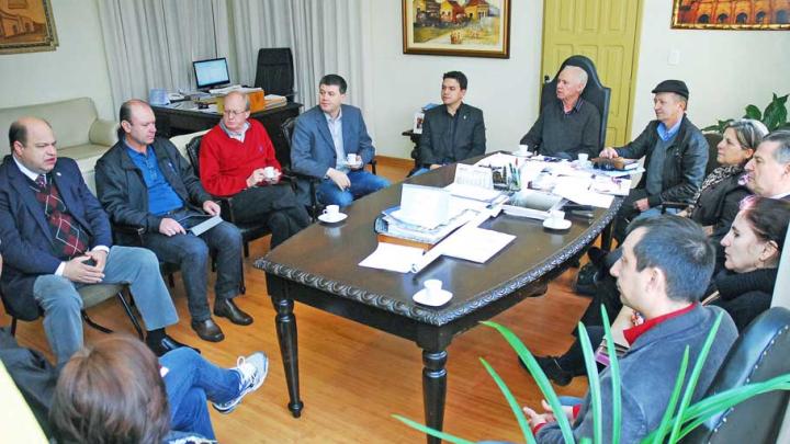 MUNIC&Iacute;PIO BUSCA SE QUALIFICAR PARA TRAZER CURSO DE MEDICINA