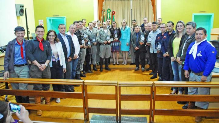 16 Servidores s&atilde;o homenageados com o Pr&ecirc;mio M&eacute;rito da Seguran&ccedil;a P&uacute;blica 