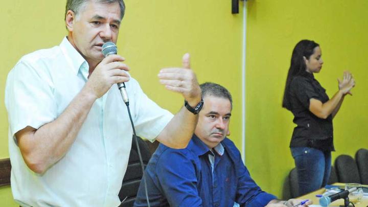 Arlindo Diel solicita informa&ccedil;&otilde;es ao executivo sobre limpeza de pra&ccedil;as e ruas da cidade