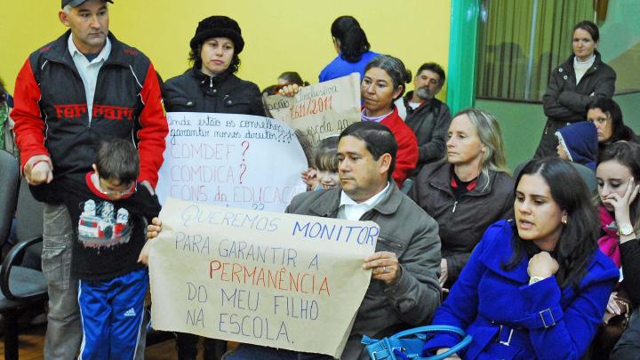 Inclus&atilde;o na rede de ensino municipal foi tema de audi&ecirc;ncia
