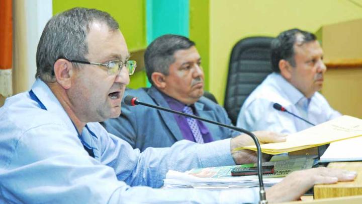 Termina hoje o prazo para que o projeto de reajuste salarial dos servidores de Santo &Acirc;ngelo seja protocolado na C&acirc;mara de Vereadores