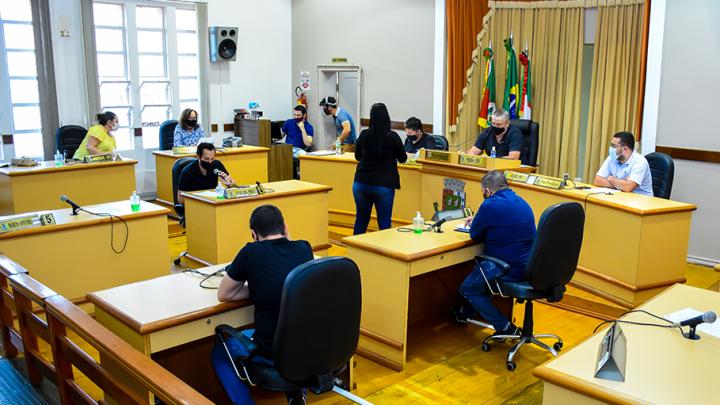 Sess&atilde;o Ordin&aacute;ria desta segunda-feira, 13