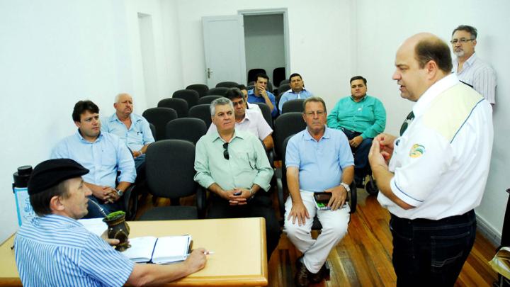 Comit&ecirc; Pr&oacute;-Curso de Medicina esteve reunido para discuss&atilde;o do tema