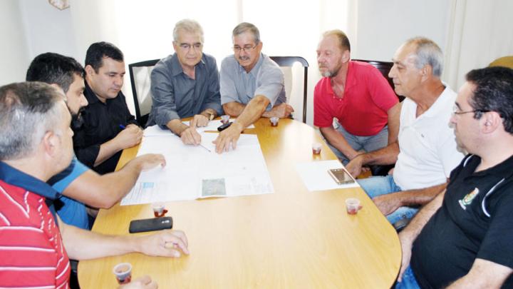 C&acirc;mara re&uacute;ne lideran&ccedil;as e moradores do bairro Pilau para tratar sobre constru&ccedil;&atilde;o da Esta&ccedil;&atilde;o de Bombeamento de Esgoto na localidade.