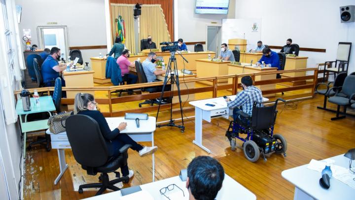 Vereadores requerem inclus&atilde;o de novos grupos priorit&aacute;rios para imuniza&ccedil;&atilde;o contra Covid-19
