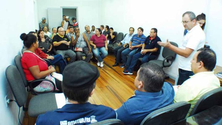 Terceiro encontro do Projeto &ldquo;Di&aacute;logos com a Comunidade&rdquo; destaca problemas no sistema de esgoto e depreda&ccedil;&atilde;o do Gin&aacute;sio de Esportes localizado nos Bairros Harmonia e Uni&atilde;o