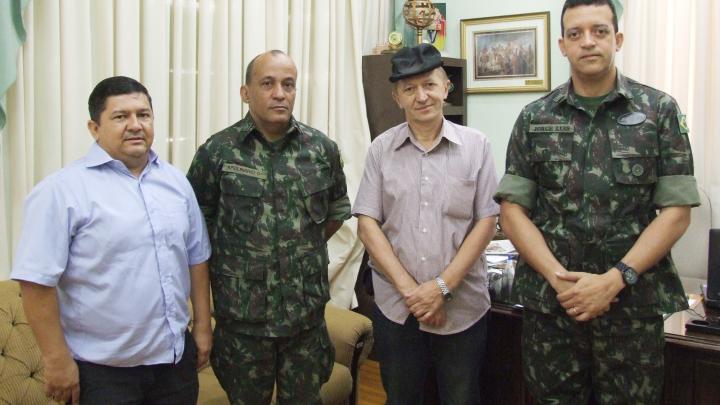 Novo Comandante do 1&ordm;BCom no Legislativo de Santo &Acirc;ngelo