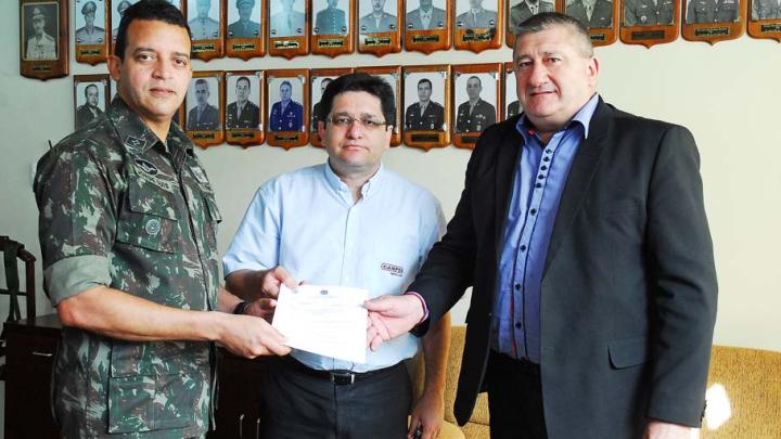 Equipe Sub-17 da ASAF consegue apoio do Ex&eacute;rcito Brasileiro