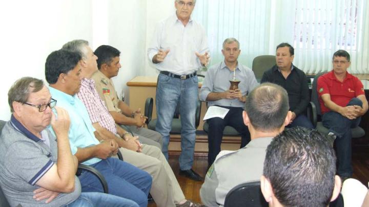 Conselho Municipal de Turismo promove reuni&atilde;o de trabalho no Legislativo de Santo &Acirc;ngelo 