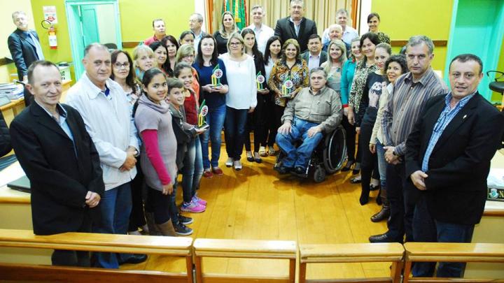 Escolas vencedoras do programa &ldquo;A Melhor Campanha contra a Dengue&rdquo; s&atilde;o homenageadas 