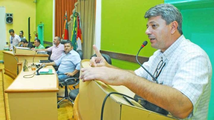 Vereadores aprovam contrata&ccedil;&atilde;o de profissionais para implanta&ccedil;&atilde;o do Programa Federal Esporte e Lazer da Cidade - PELC