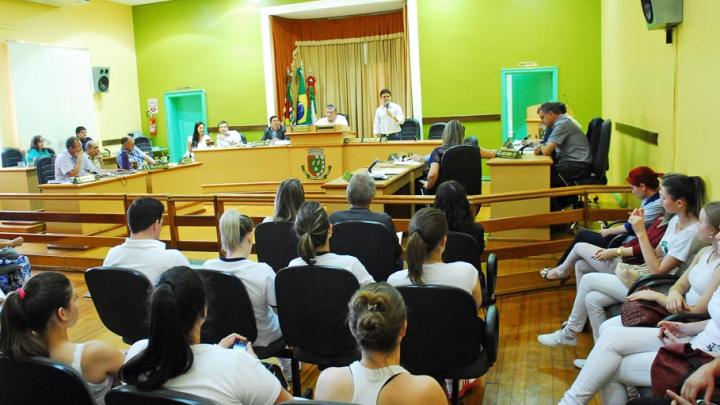 Vereadores s&atilde;o favor&aacute;veis &agrave; inclus&atilde;o de Biom&eacute;dico e de Fisioterapeuta no quadro de servidores do munic&iacute;pio.