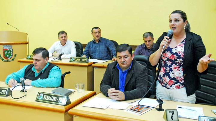 Vereadora Jacqueline solicita informa&ccedil;&otilde;es quanto ao repasse de recursos aos Agentes de Sa&uacute;de do Munic&iacute;pio