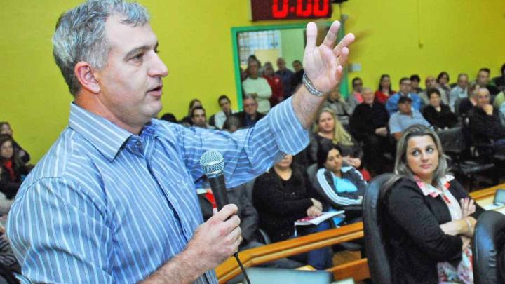 Transporte Escolar: Vereador Jacques Barbosa solicita extens&atilde;o do servi&ccedil;o at&eacute; o n&uacute;cleo comunit&aacute;rio da Linha Para&iacute;so.