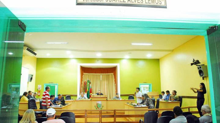 Vereadores convocam representante da sa&uacute;de p&uacute;blica municipal para reuni&atilde;o hoje, &agrave;s 16 horas.