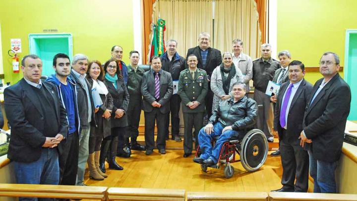 Poder Legislativo faz homenagem &agrave; P&aacute;tria
